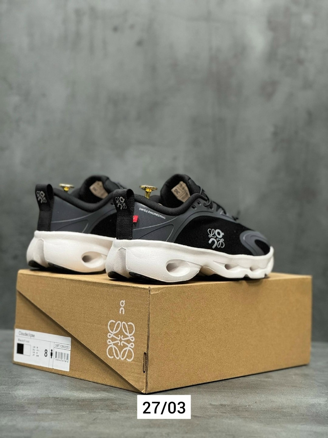 on cloud x loewe 9723 повседневная  кроссовки,кроссовки loewe,кроссовки cloudtilt 2. 0 из коллаборации с loewe on running серый,кроссовки,кроссовки on loewe x wmns cloudtilt 2 черный