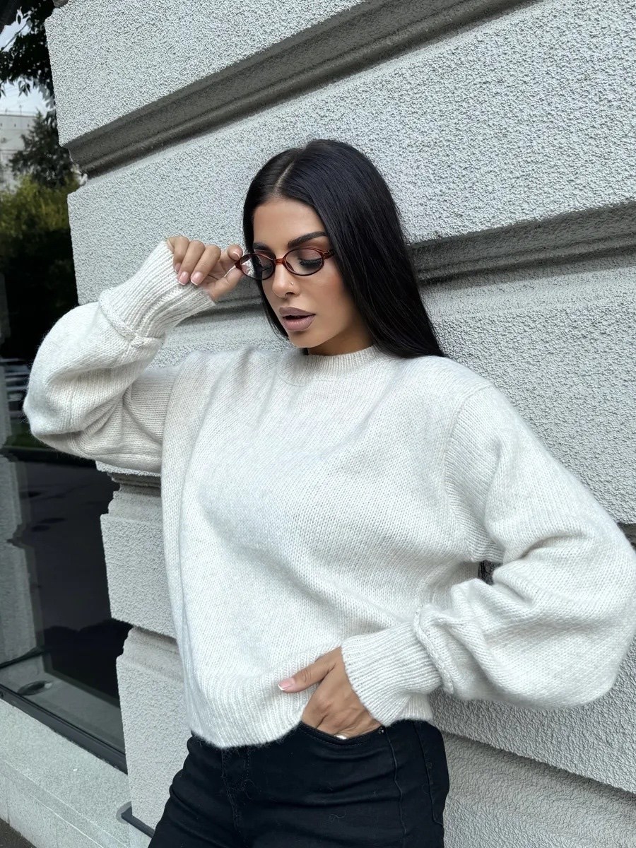вязаный свитер оверсайз базовый fashion lux,свитер оверсайз,свитер оверсайз укороченный вязаный свитшот nidual,белая вязаная кофта,вязаный свитшот