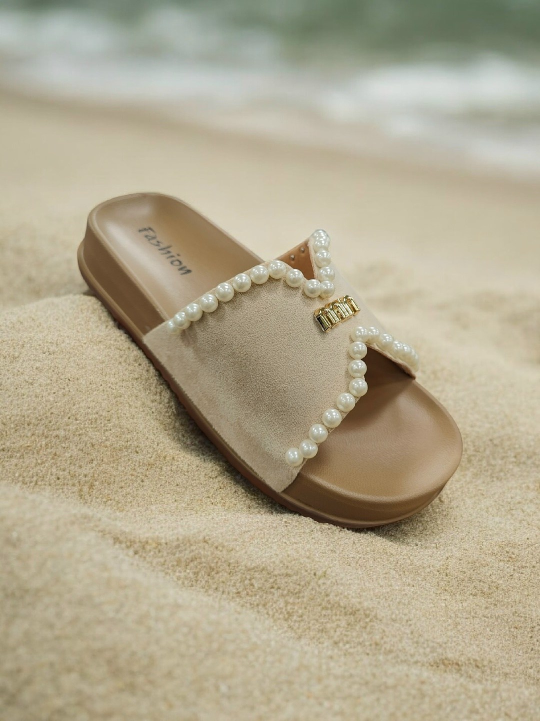 шлепанцы женские,модные шлепанцы,,модные тапочки,летние тапочки