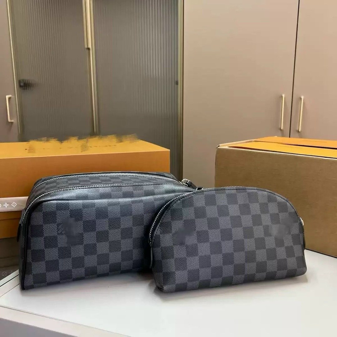 косметичка louis vuitton,косметичка луи виттон,несессер мужской луи виттон,косметичка луи витон,компактная косметичка