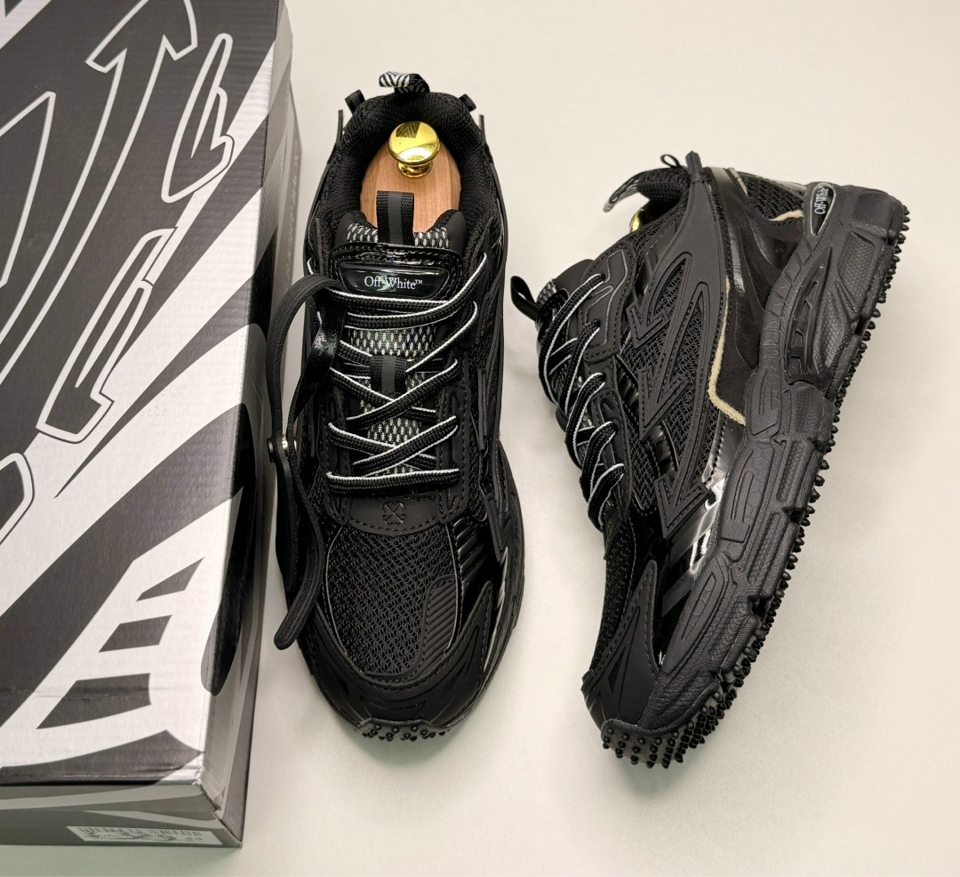 мужские кроссовки runner low top balenciaga черный,мужские кроссовки balenciaga runner черные,кроссовки balenciaga runner цвет black matt,кроссовки track 2.0 sneakers black balenciaga черный,беговые к