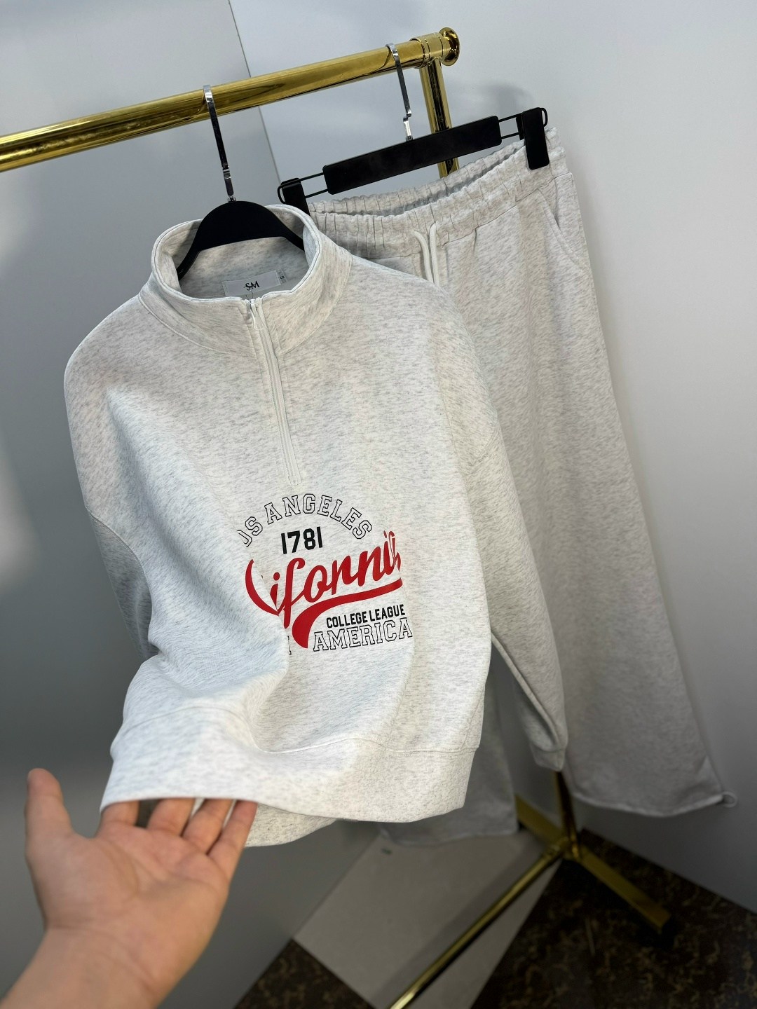 спортивный костюм женский,спортивный костюм,женский спортивный костюм из премиальной ткани,женский костюм,спортивный костюм из премиальной ткани