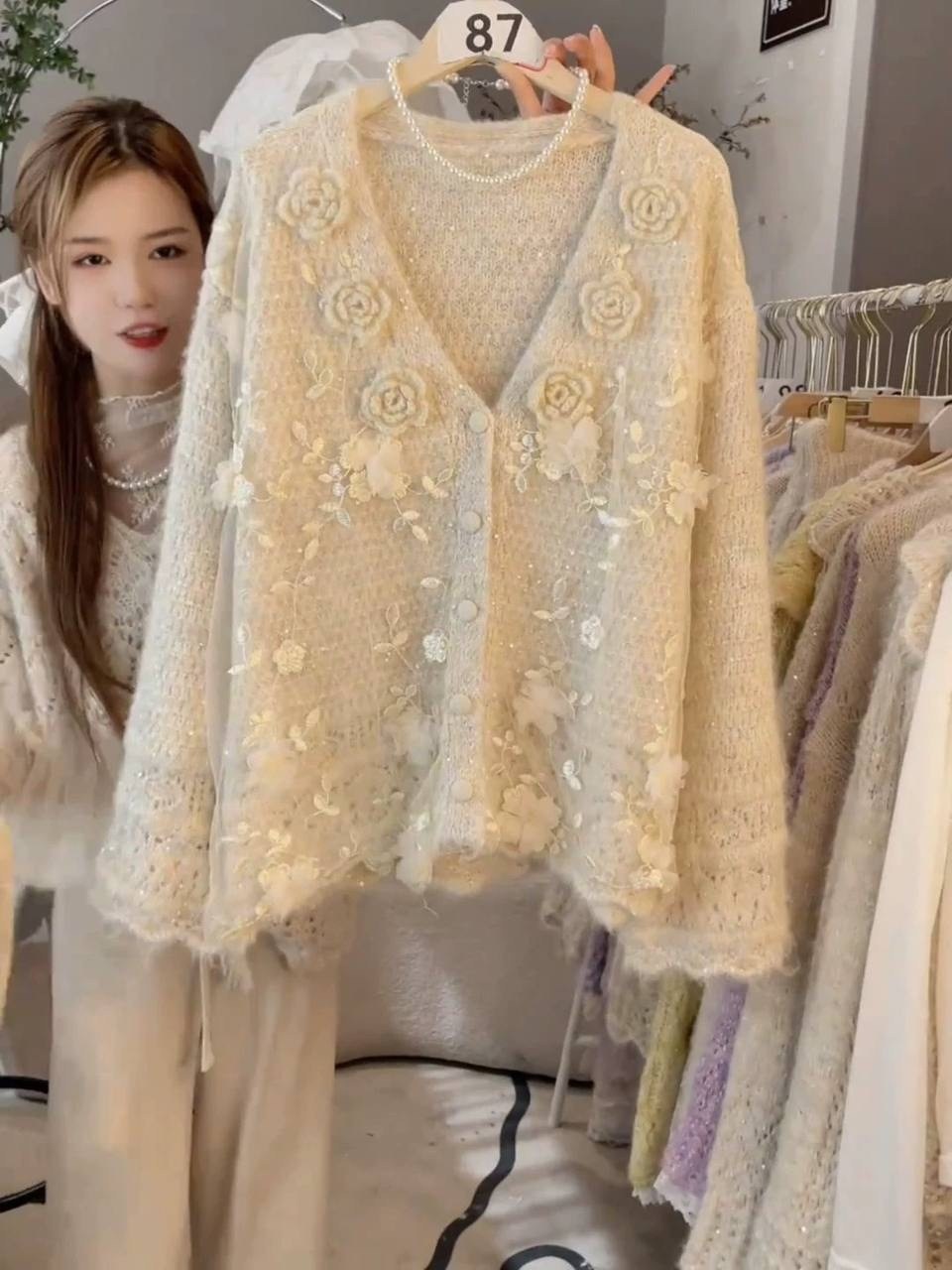 вязаные кардиганы,женский вязаный кардиган,кардиган с объемными цветами,кардиган с цветами,кардиган