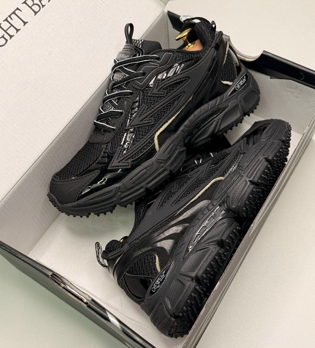 мужские кроссовки runner low top balenciaga черный,мужские кроссовки balenciaga runner черные,кроссовки balenciaga runner цвет black matt,кроссовки track 2.0 sneakers black balenciaga черный,беговые к