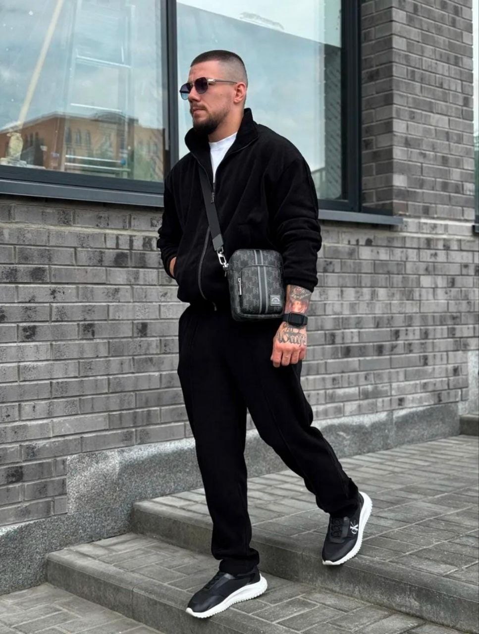 спортивный костюм мужской,мужская мода,мужской спортивный костюм черного цвета,костюм повседневный,мужской костюм