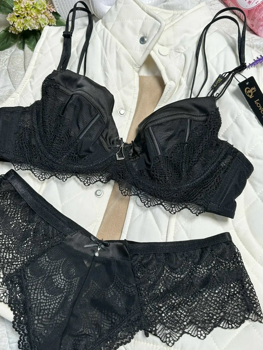 комплект нижнего белья,комплект женского нижнего белья,нижнее белье кружевное комплект,комплект женского белья,женское нижнее белье