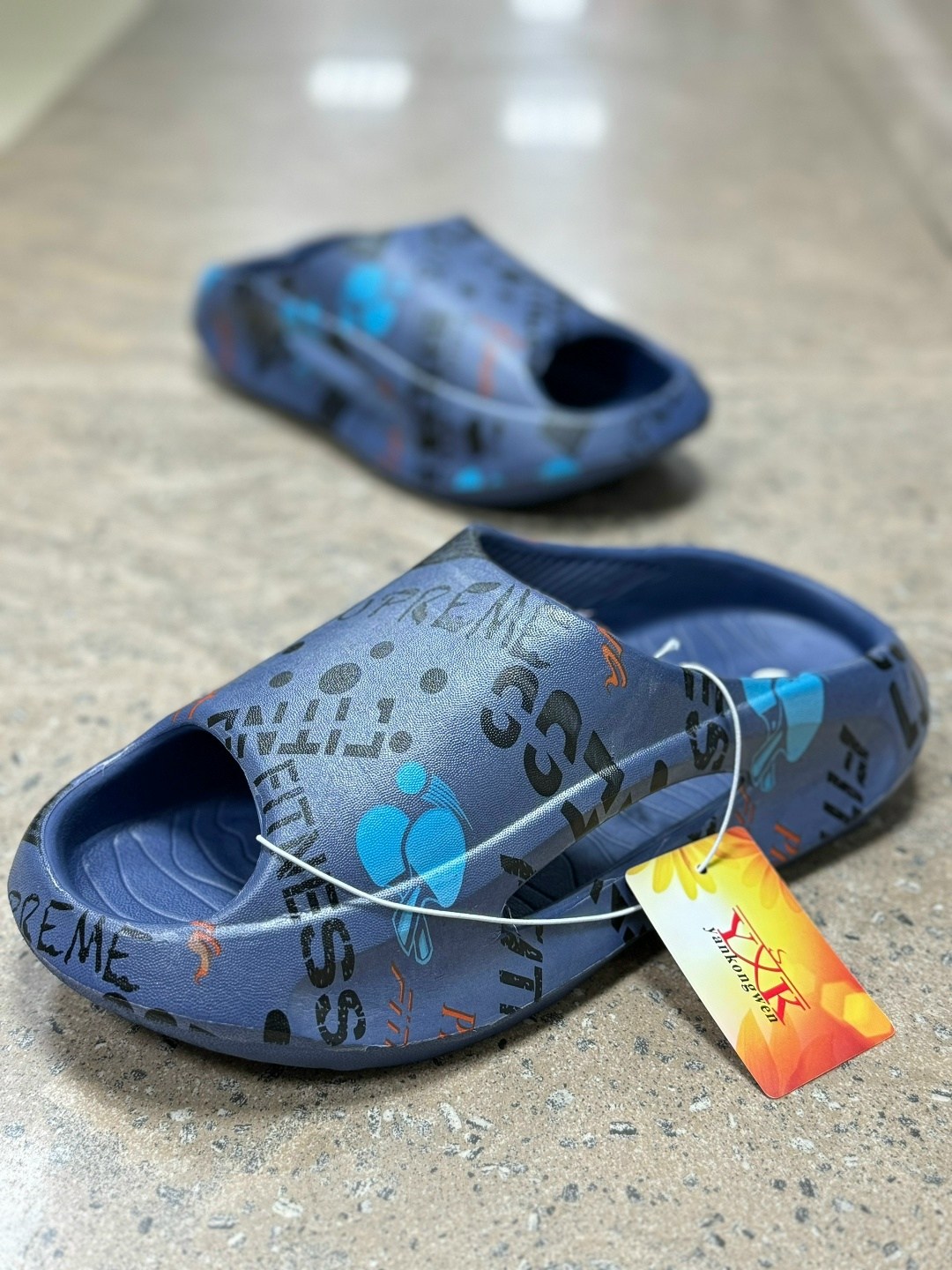 ,шлепанцы,пляжная ,тапочки модные,шлепанцы женские