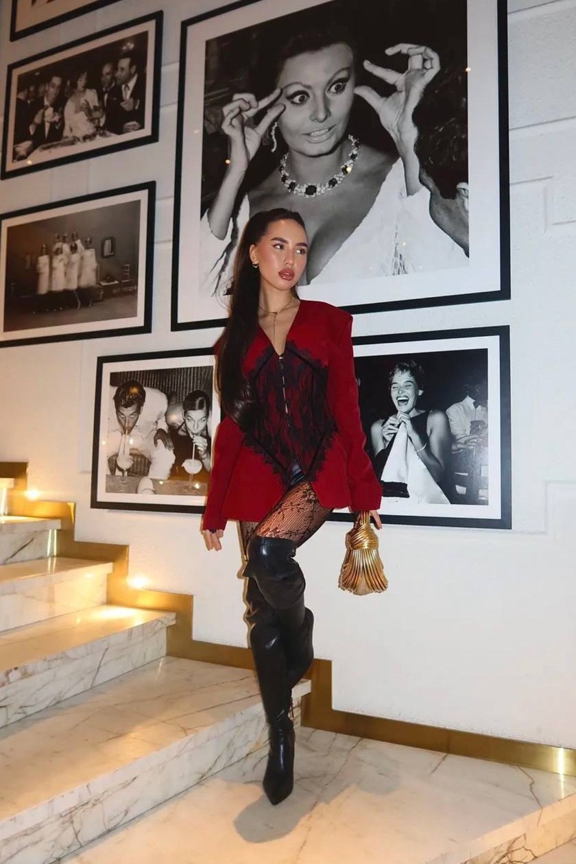 девушка,модные наряды,стильные наряды,высокие сапоги,сапоги ботфорты