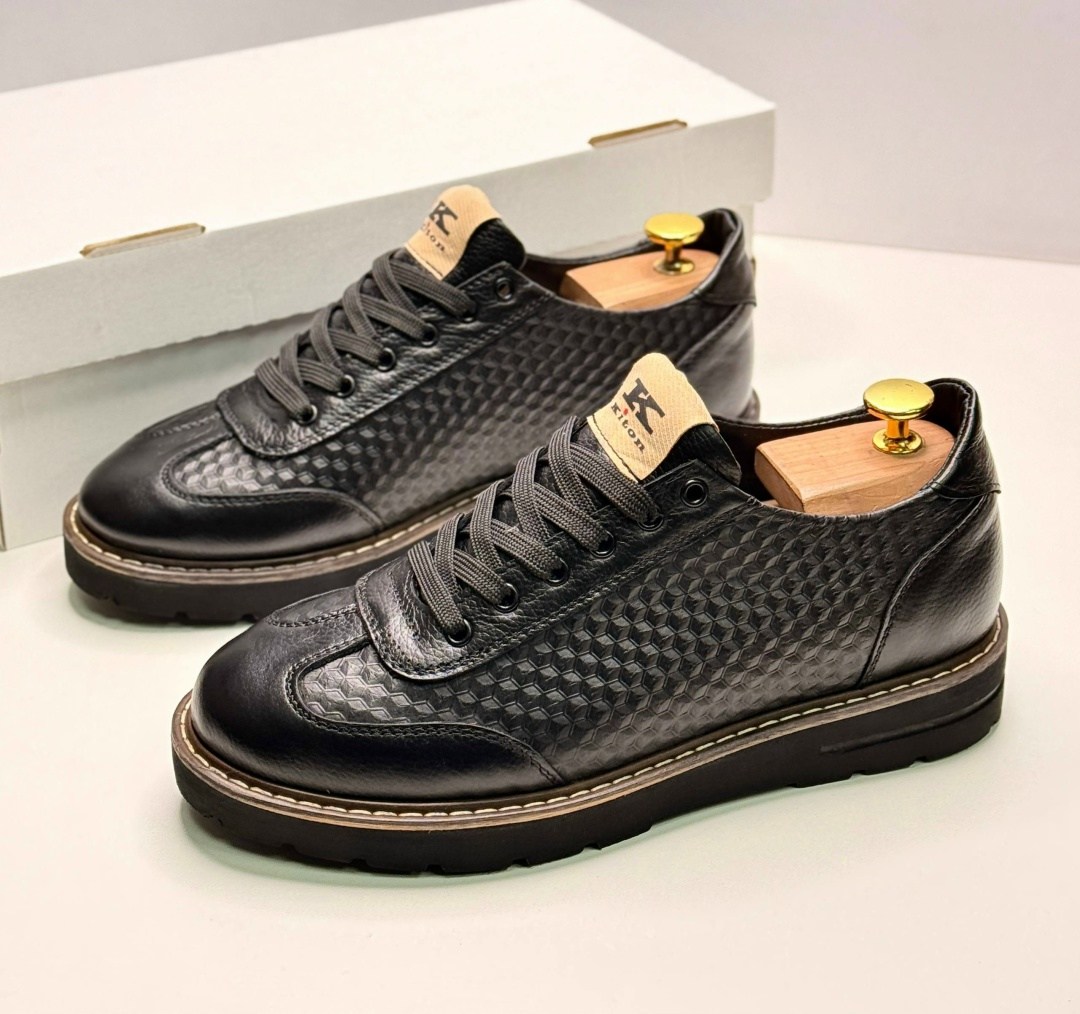 ,мужская ,мужская  кроссовки,мужские кожаная кроссовки,кроссовки