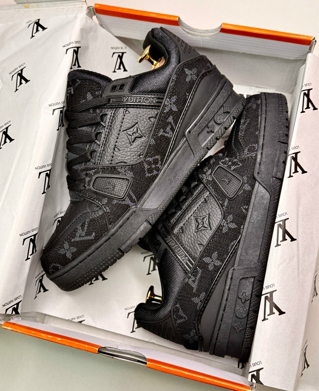 мужские кроссовки louis vuitton,кроссовки луи виттон trainer мужские,кроссовки louis vuitton,кроссовки луи виттон trainer,мужские лаковые черные кроссовки louis vuitton trainer