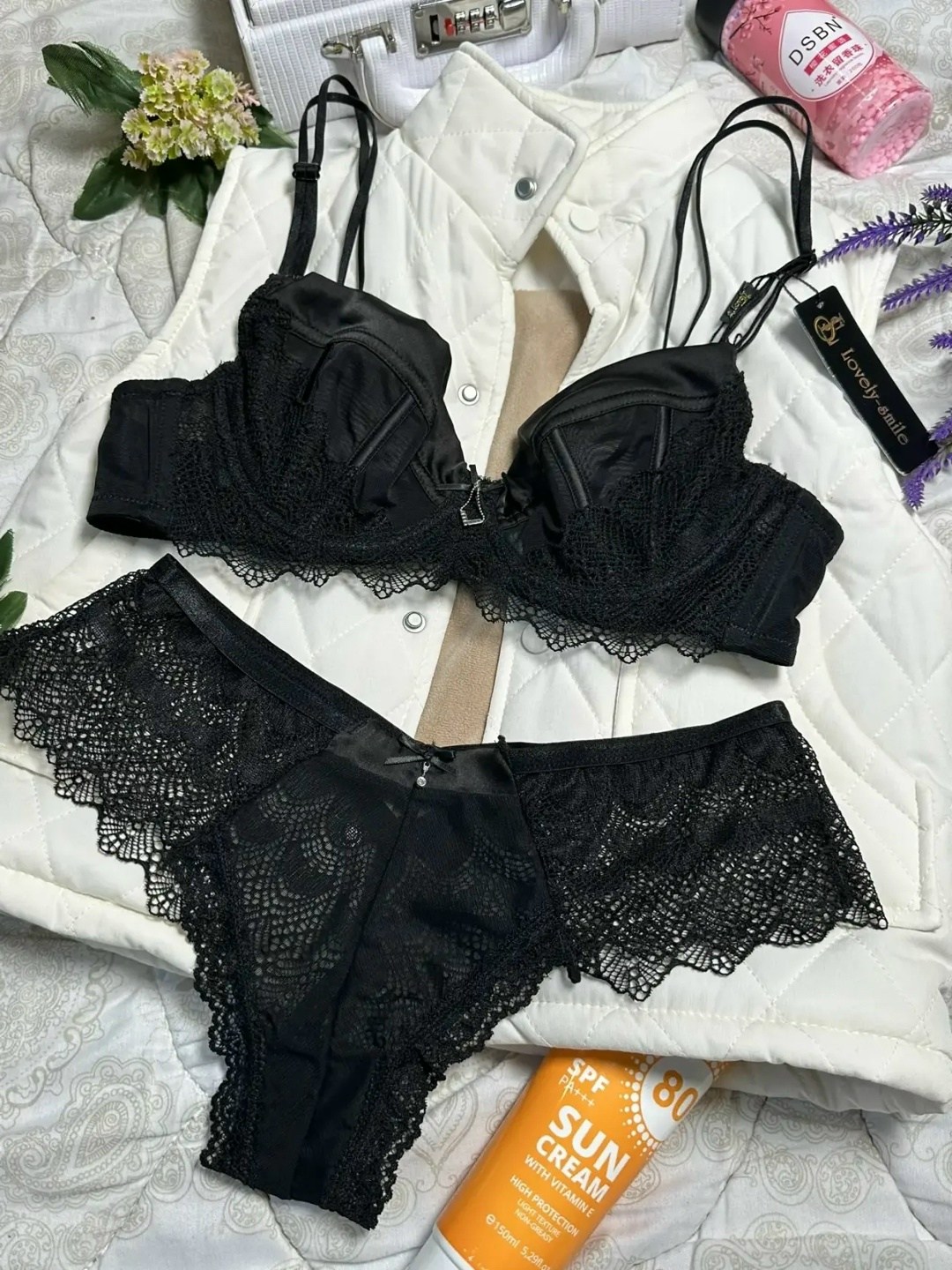 комплект нижнего белья,комплект женского нижнего белья,нижнее белье кружевное комплект,комплект женского белья,женское нижнее белье