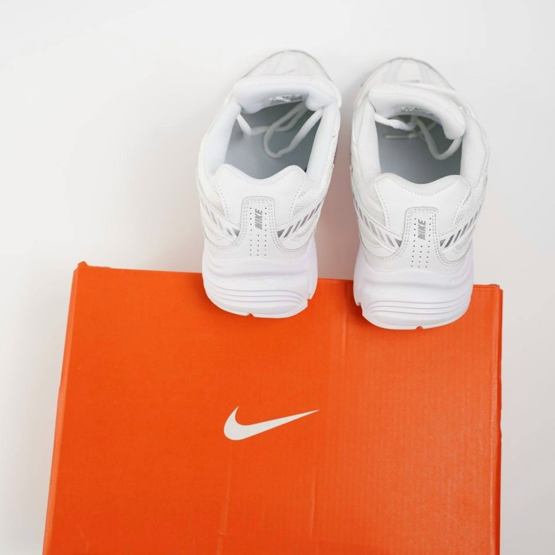 кроссовки nike initiator,женские кроссовки nike initiator тканевые белые,кроссовки женские nike initiator белые 39 eu,кроссовки nike,кроссовки