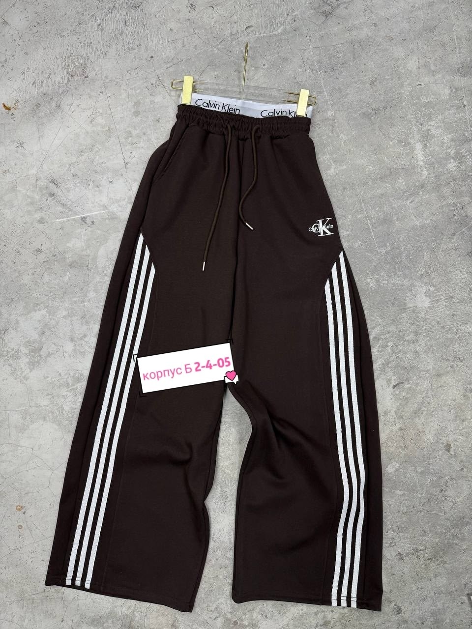 брюки спортивные,штаны спортивные,брюки спортивные женские,штаны адидас,спортивные брюки adidas originals коричневый