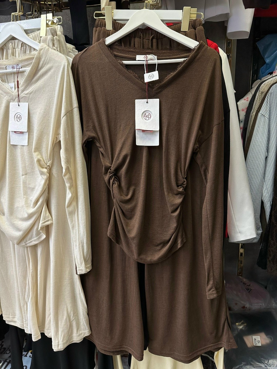 костюм бежевый,костюм женский,костюм с брюками палаццо,трикотажный костюм,трикотажный костюм с брюками палаццо