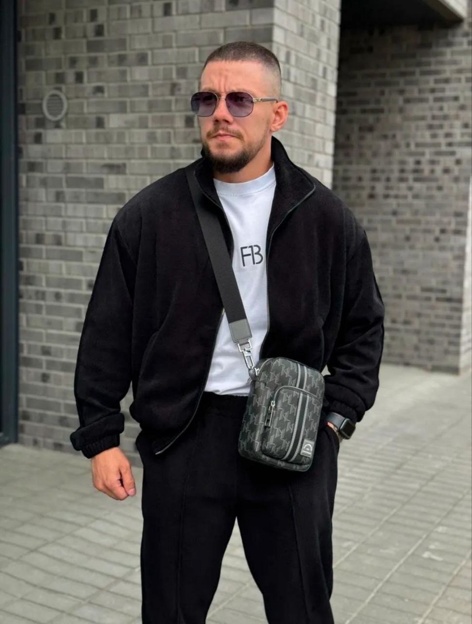 спортивный костюм мужской,мужская мода,мужской спортивный костюм черного цвета,костюм повседневный,мужской костюм