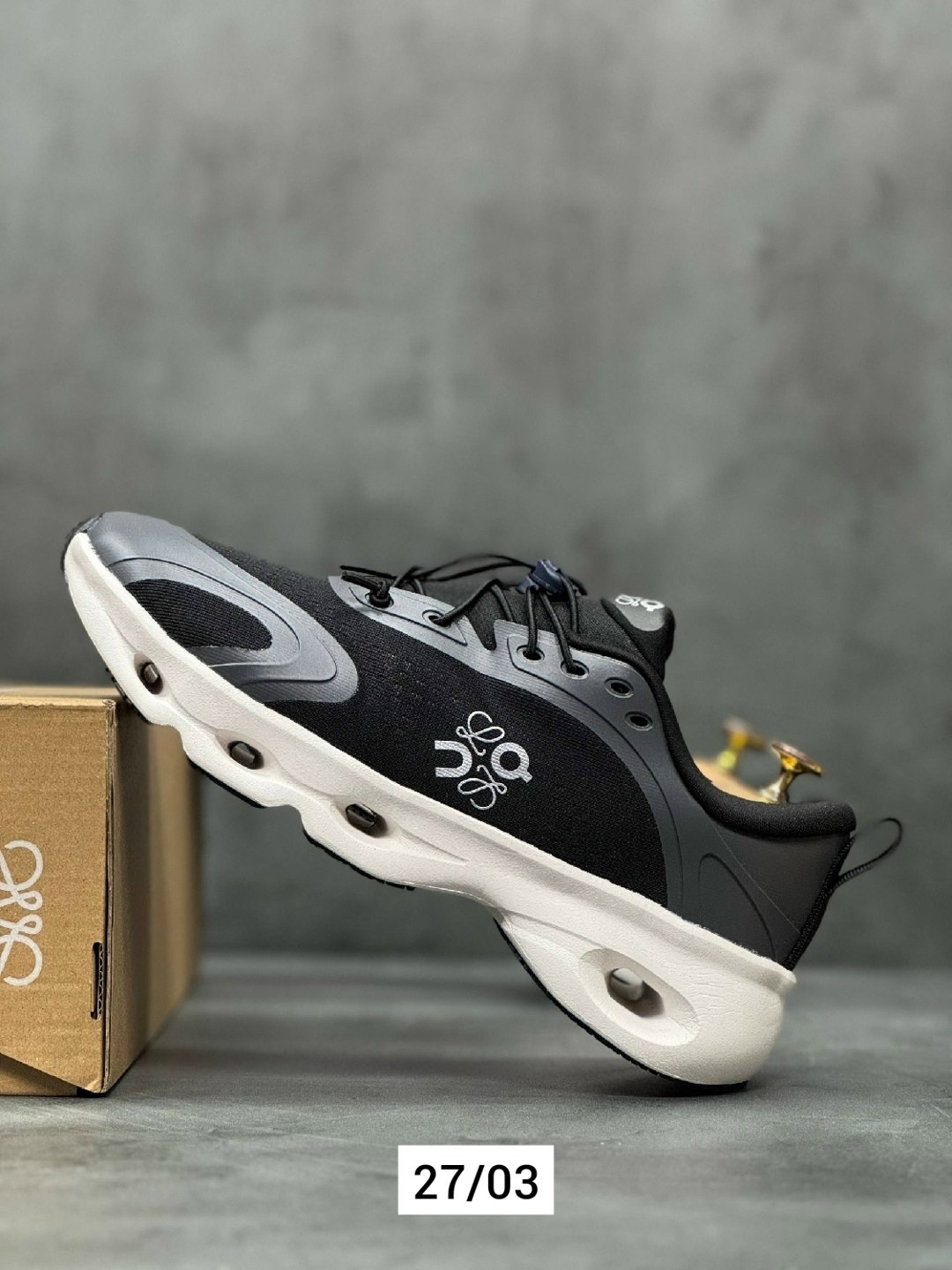 on cloud x loewe 9723 повседневная  кроссовки,кроссовки loewe,кроссовки cloudtilt 2. 0 из коллаборации с loewe on running серый,кроссовки,кроссовки on loewe x wmns cloudtilt 2 черный