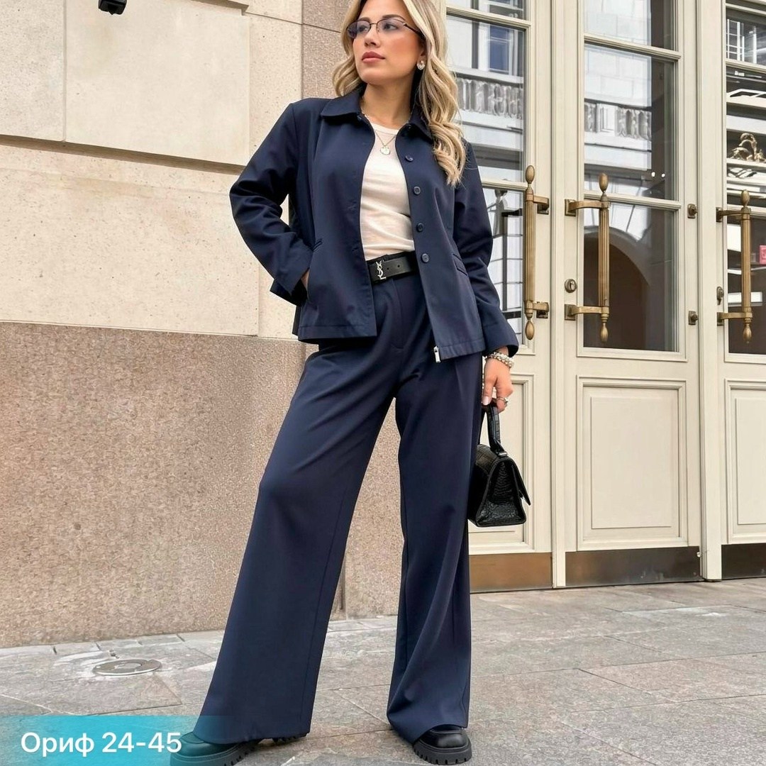 синий костюм из костюмной ткани с жакетом и брюками urs 24-373-2,синий костюм из костюмной ткани с жакетом и брюками,брючный костюм urs 24-373-2,женский брючный костюм классический,брючный костюм