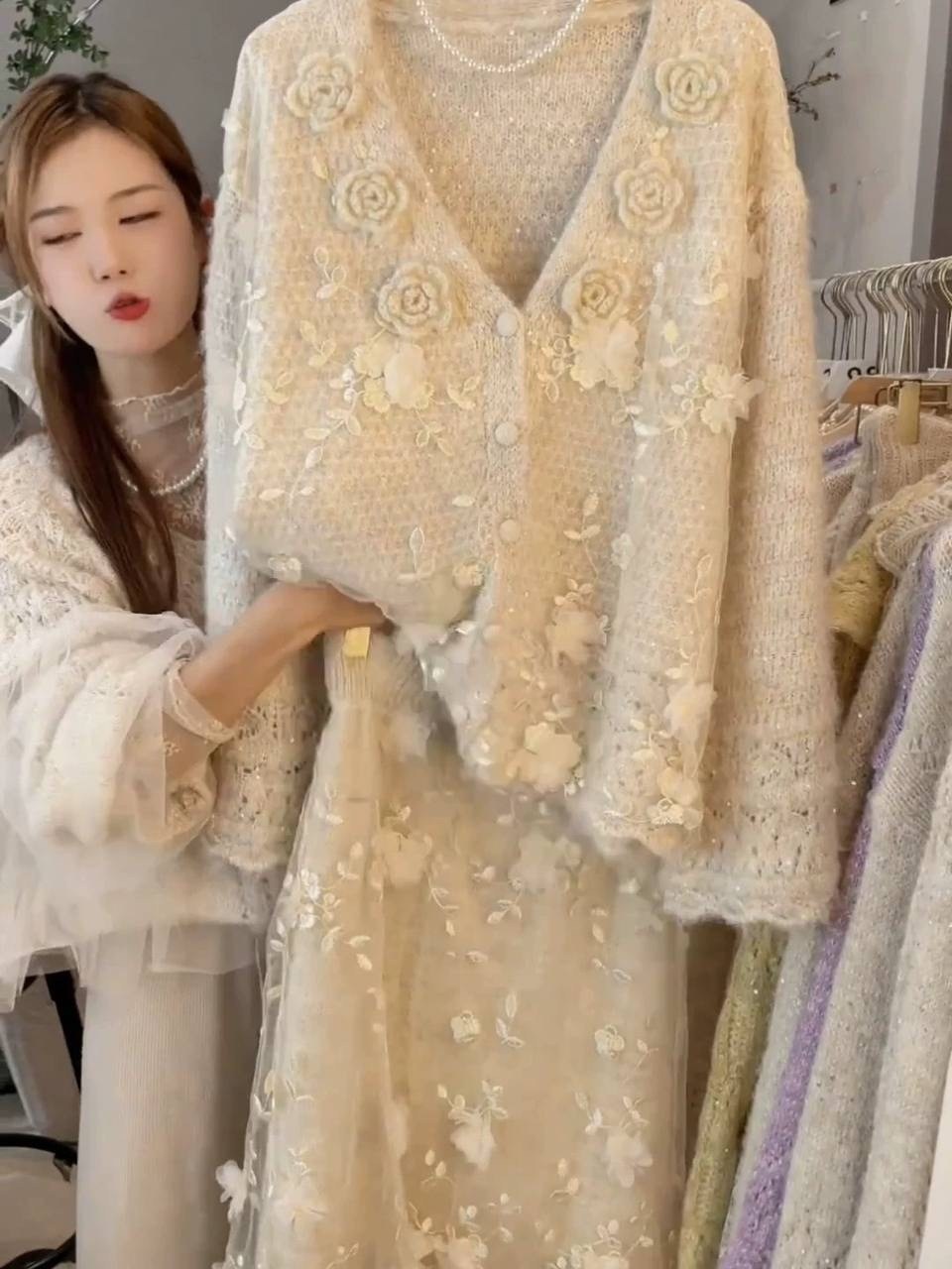 вязаные кардиганы,женский вязаный кардиган,кардиган с объемными цветами,кардиган с цветами,кардиган