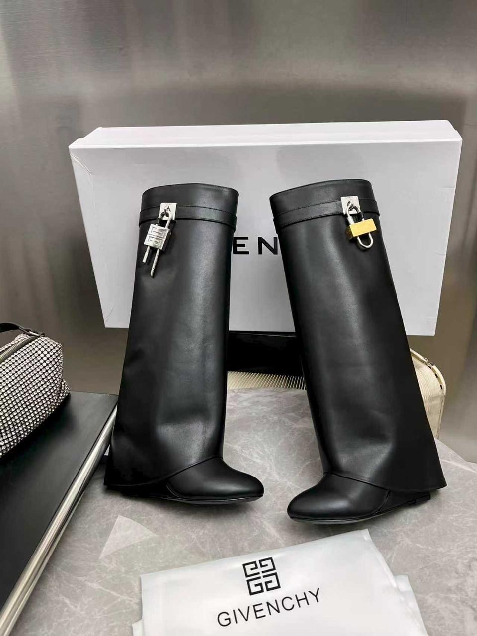 givenchy сапоги,сапоги живанши,женские сапоги givenchy кожаные черные,сапоги женские givenchy модель 412327,givency черные кожаные сапоги для женщин