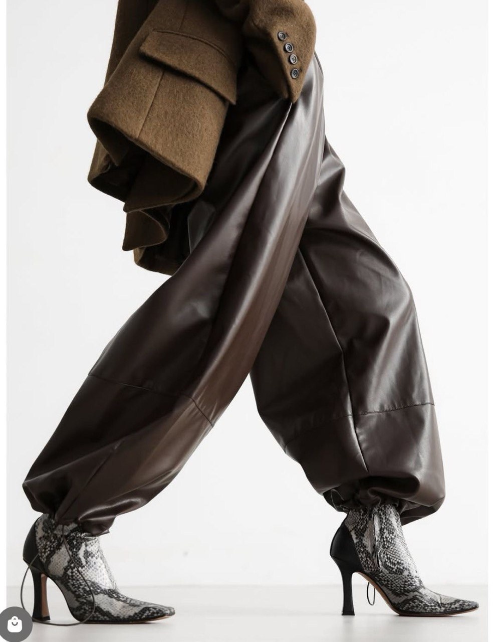 шуба из искусственного меха,широкие брюки,кожаные брюки,брюки женские,шубы зара новая коллекция