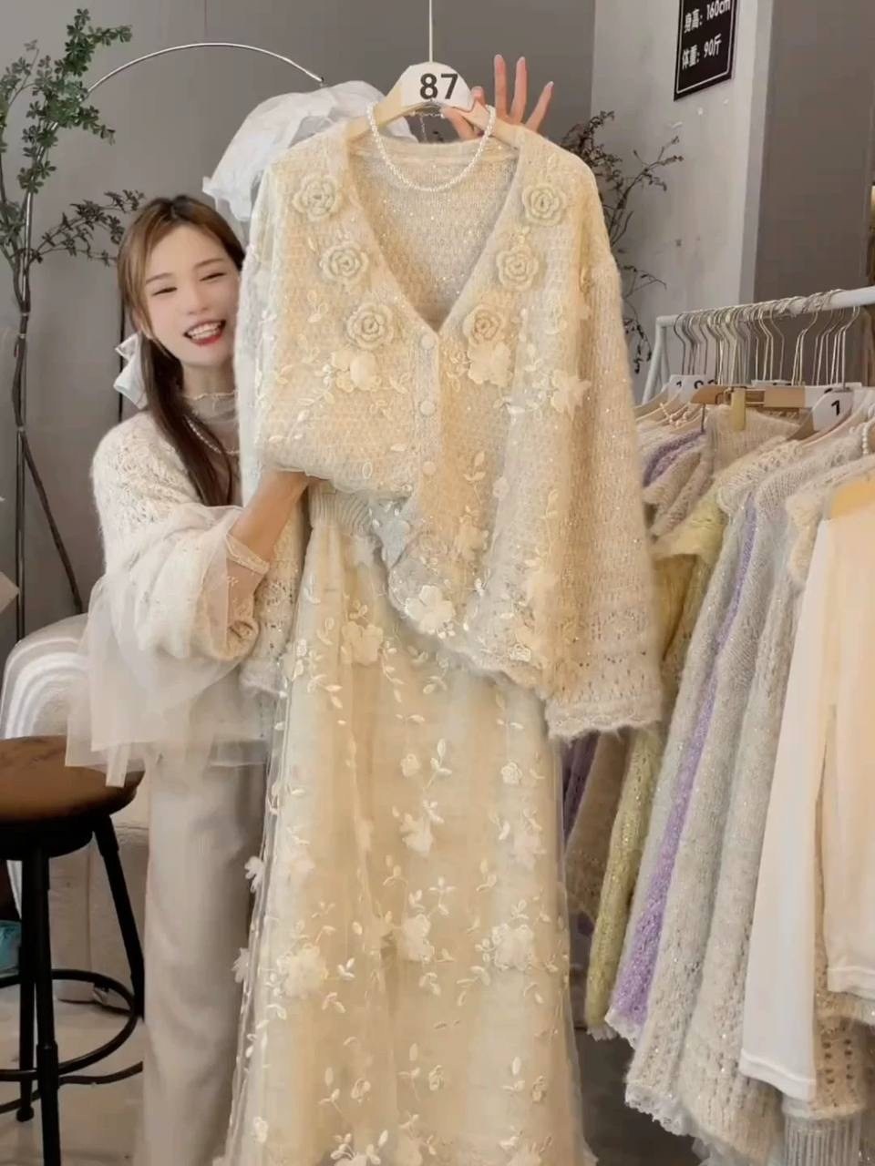 вязаные кардиганы,женский вязаный кардиган,кардиган с объемными цветами,кардиган с цветами,кардиган