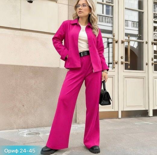 синий костюм из костюмной ткани с жакетом и брюками urs 24-373-2,синий костюм из костюмной ткани с жакетом и брюками,брючный костюм urs 24-373-2,женский брючный костюм классический,брючный костюм