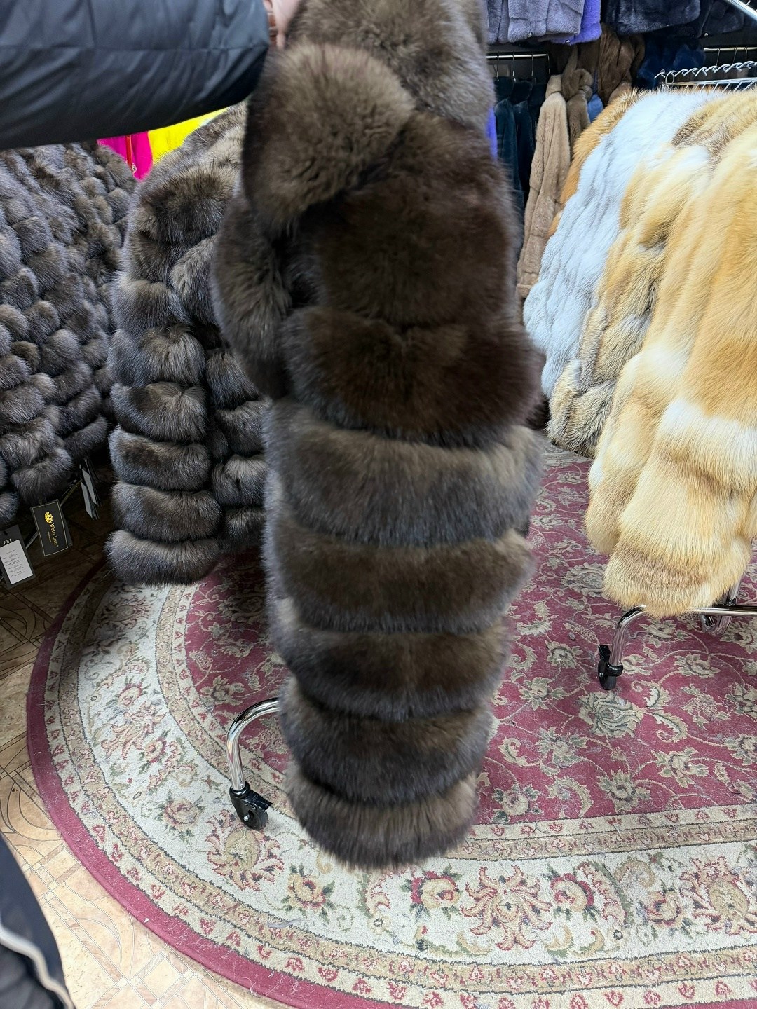 шуба из песца,шуба из песца под соболь,шуба с натуральным мехом песца,шуба песец,короткие шубы из песца