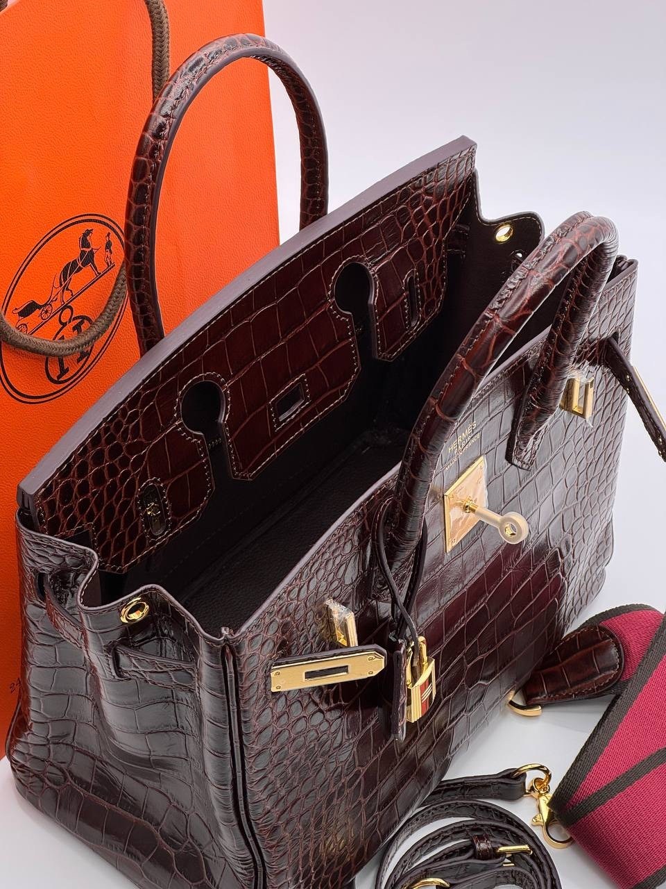 сумки hermes birkin,сумка эрмес биркин крокодил,женская сумка hermes,гермес биркин сумки,сумка hermes birkin крокодиловая бордовый