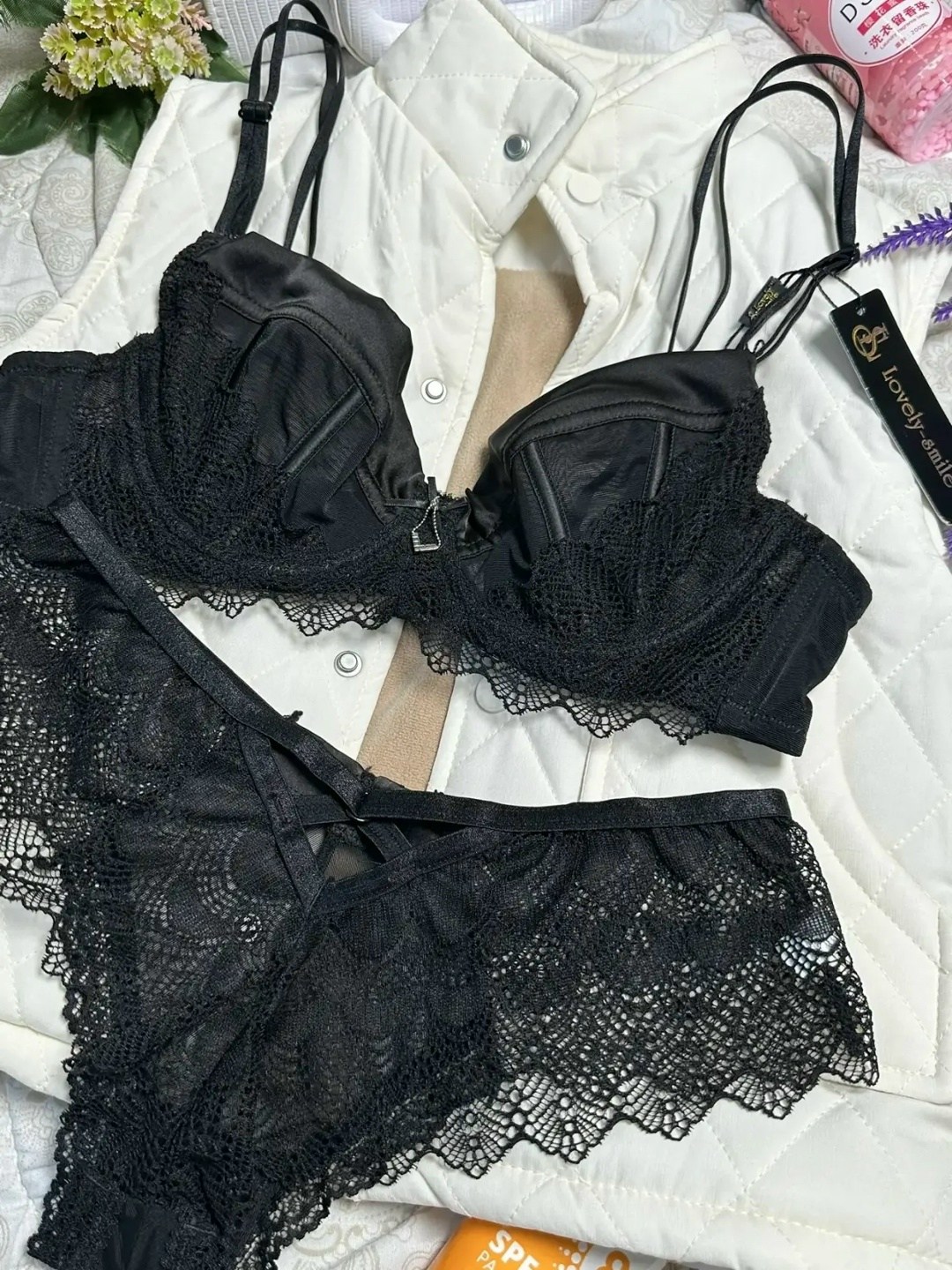 комплект нижнего белья,комплект женского нижнего белья,нижнее белье кружевное комплект,комплект женского белья,женское нижнее белье