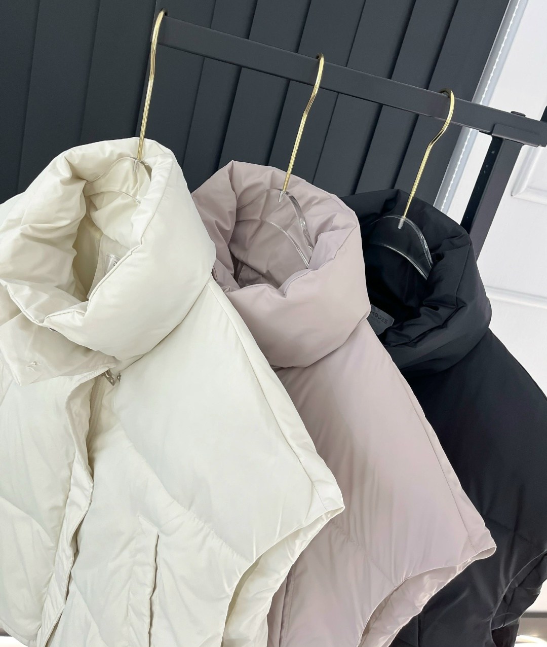 женские жилетки,жилет женский,жилет утепленный женский,жилет демисезонный женский,жилетка утепленная болоньевая безрукавка v&d fashion 378533475