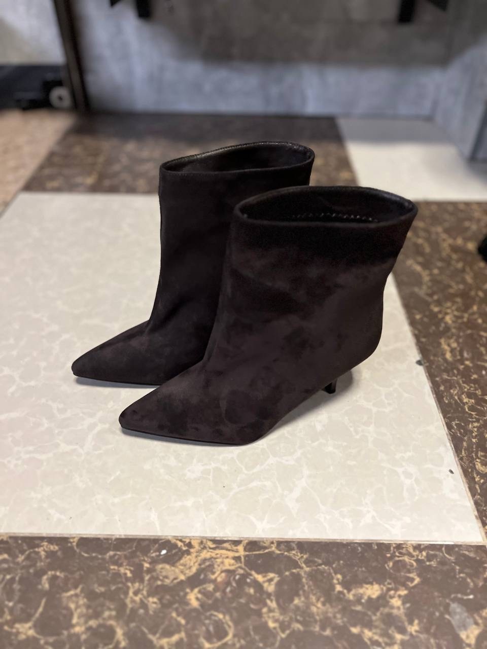 замшевые женские ботильоны с острым носком на,женские ботильоны,ботильоны с острым носком женские,замшевые ботильоны,ботильоны модные