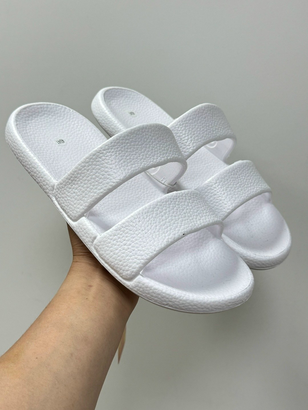 шлепанцы женские,,женские пляжные шлепанцы,белые резиновые шлепки,тапочки белые