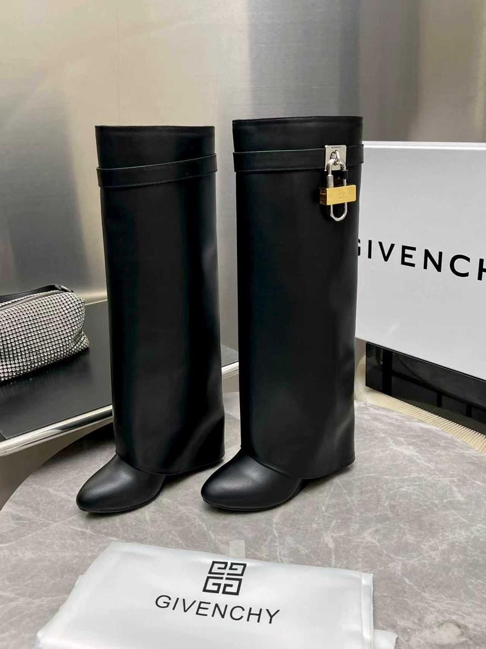 givenchy сапоги,сапоги живанши,женские сапоги givenchy кожаные черные,сапоги женские givenchy модель 412327,givency черные кожаные сапоги для женщин