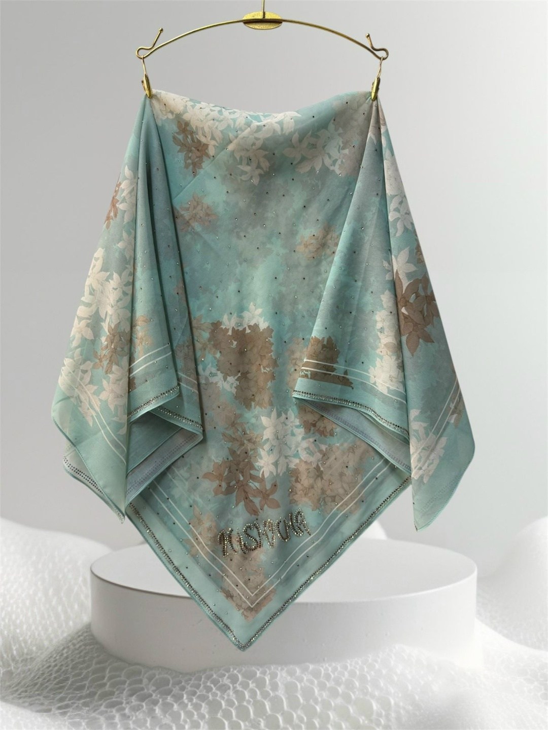 шелковый платок,шелковый платок серый с отпечатками листьев,шелковый шарф,брендовый платок,шарфы для женщин