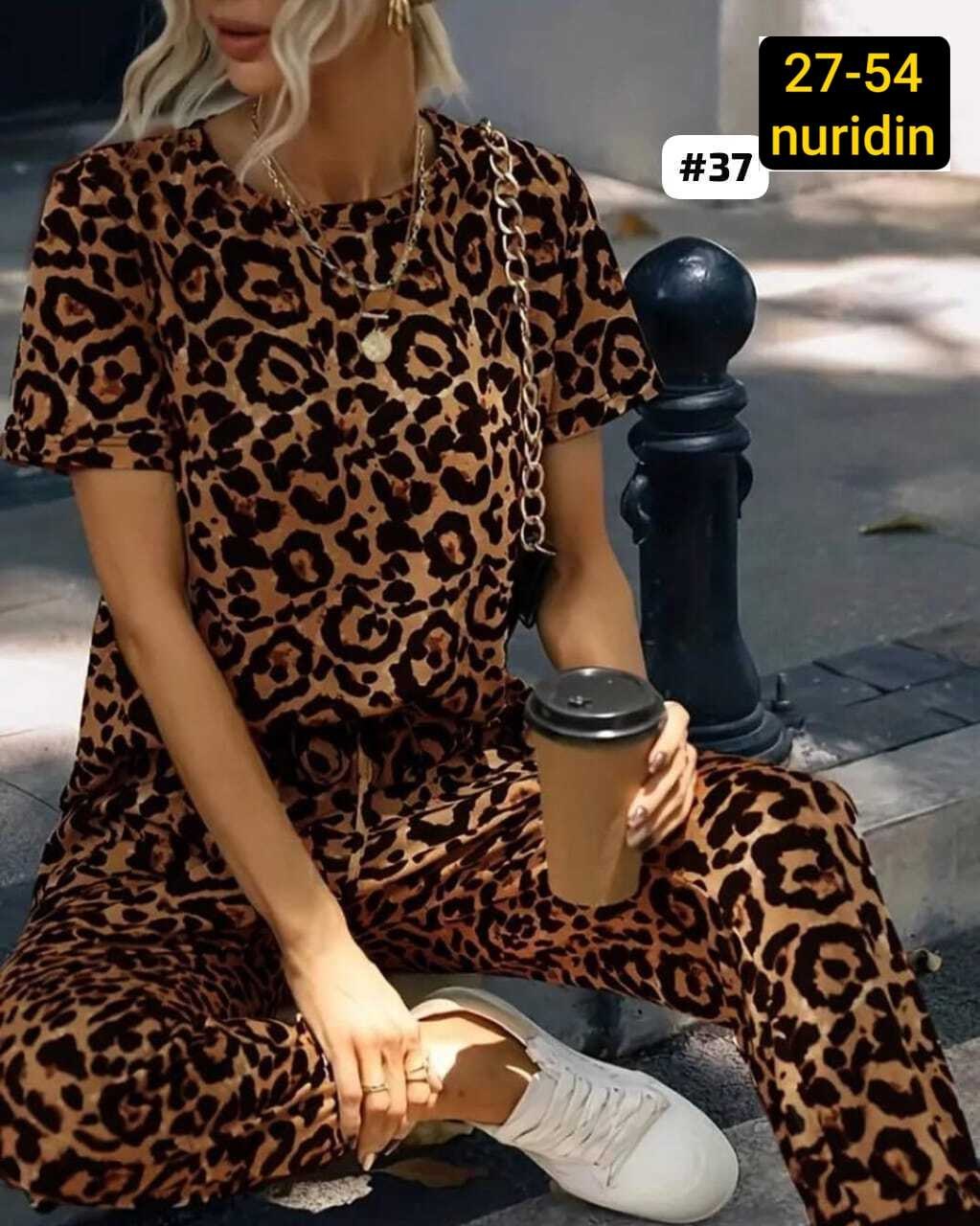 костюм 3 ка в ярком леопардовом принте,женский комбинезон с леопардовым принтом,леопардовые костюмы,леопардовый комбинезон женский,леопардовый комбез