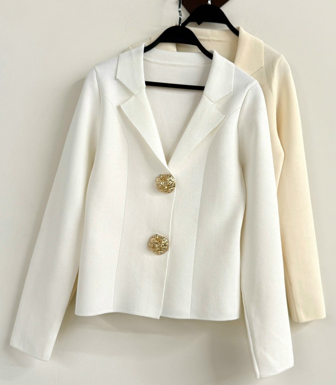 женский кардиган с большими золотыми пуговицами,элегантные кардиганы,женский кардиган,кардиган кофта,кардиган короткий