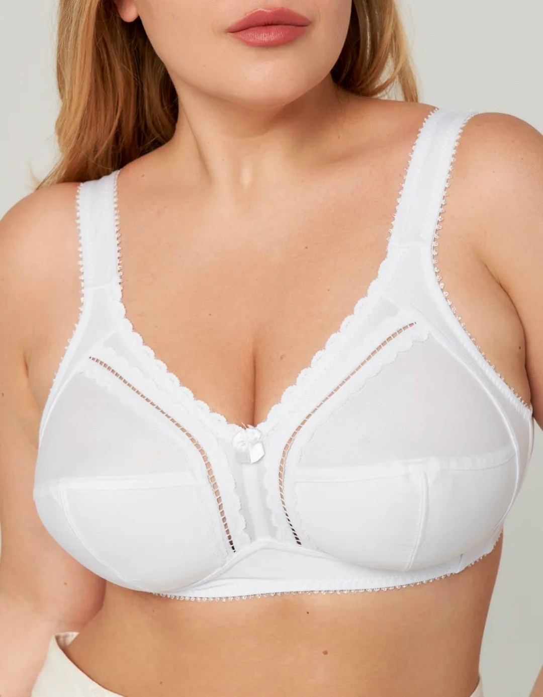 женские бюстгальтеры,бюстгальтер мягкий без каркасов misstyle 4120 / 4121 белый,м014_бюстгальтер_новое время,бюстгальтер без косточек cherrybella 261477479,бюстгальтер белый