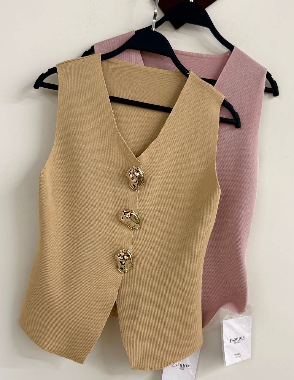 жилет на пуговицах,трикотажный жилет,жилет женский,жилет для женщин,жилет