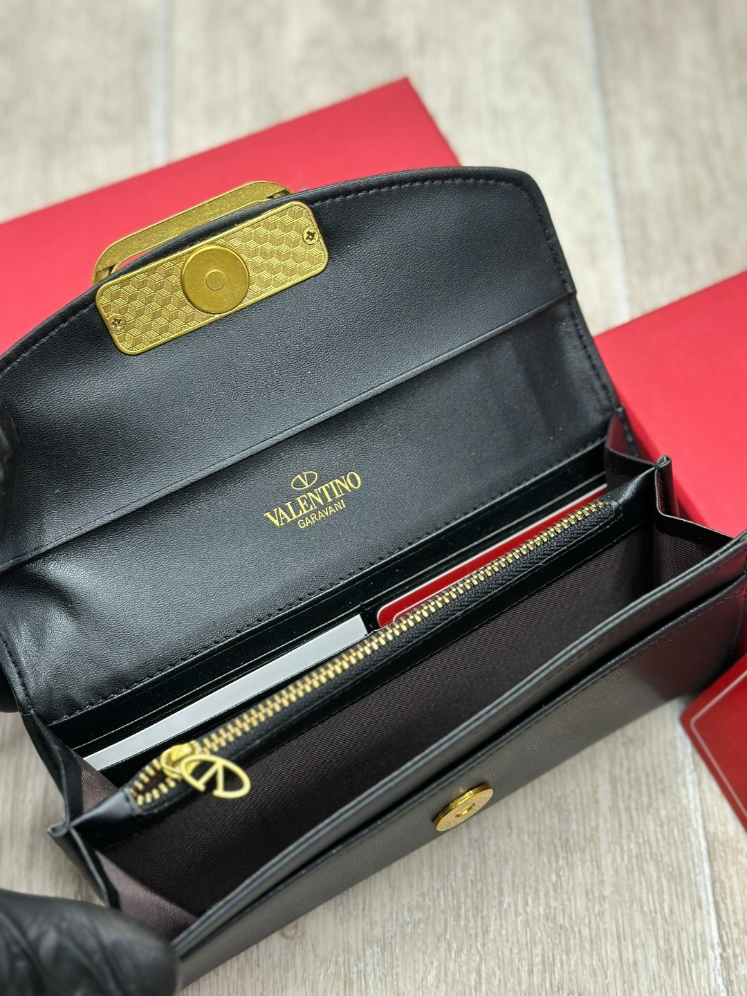 брендовый кошелек valentino garavani,брендовый кошелек valentino,valentino кошелек,женские кошельки,кошелек валентино женские