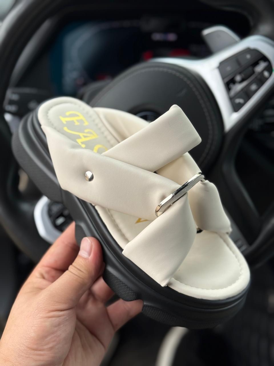 женские шлепанцы,сандалии,босоножки стильные,модные сандалии,женские сандалии