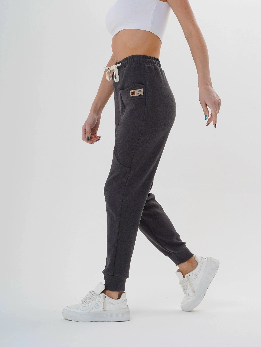 джоггеры женские,джоггеры брюки,спортивные брюки женские fila eden oversized jogger коричневые m,брюки мокко,брюки с высокой посадкой