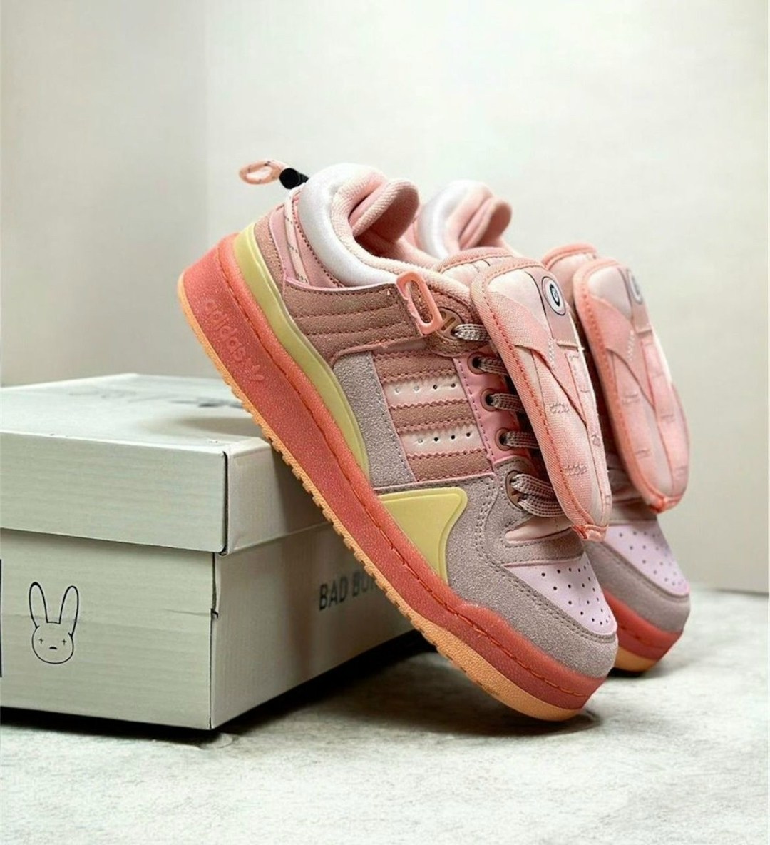 кроссовки адидас bad bunny,bad bunny x adidas forum buckle low,кроссовки adidas,кроссовки адидас,adidas bad bunny forum розовые