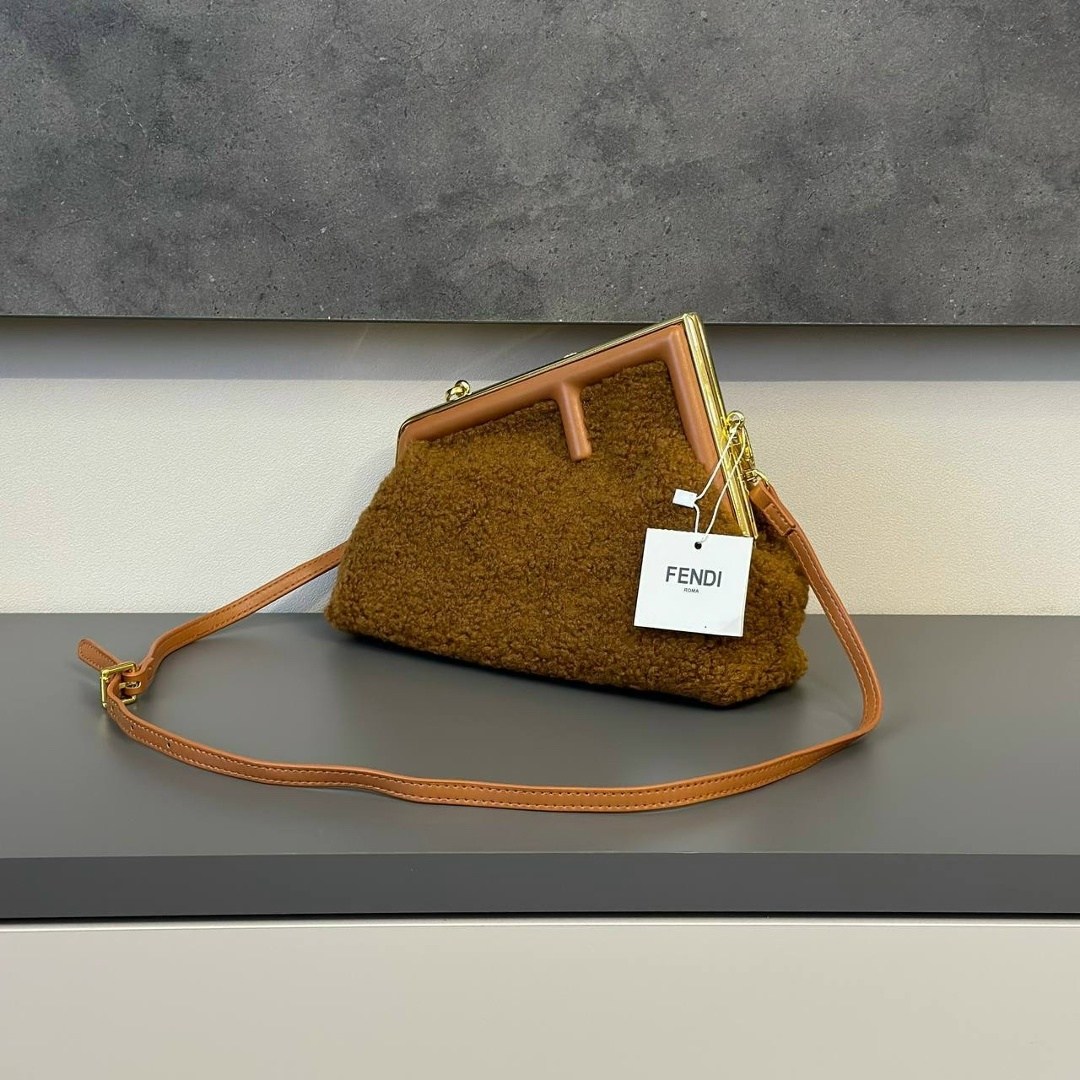 fendi сумка,сумка,фенди сумка,fendi сумка на плечо,сумка женская fendi