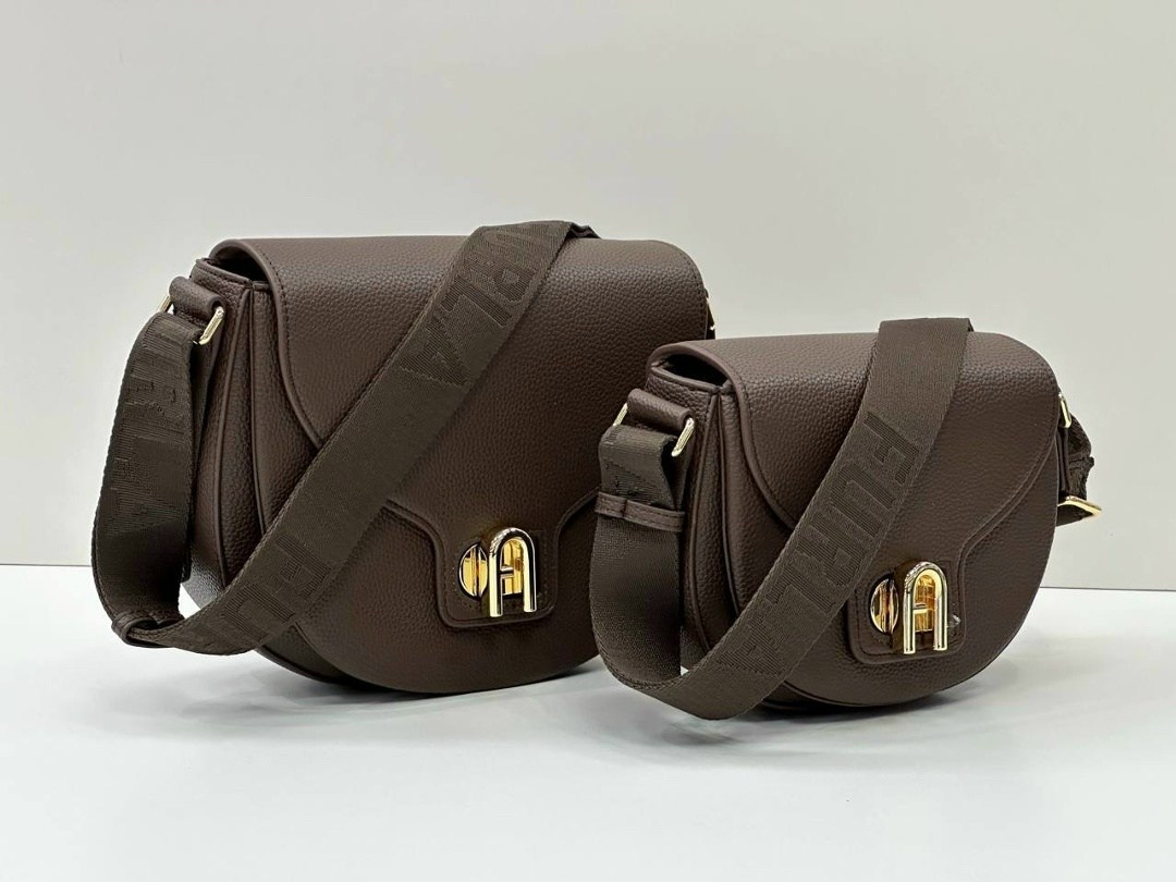 сумка через плечо furla lotus s crossbody серо-коричневый,бежевая сумка,сумка кросс-боди кожаная goccia mini furla,сумка бежевая женская,сумка coccinelle