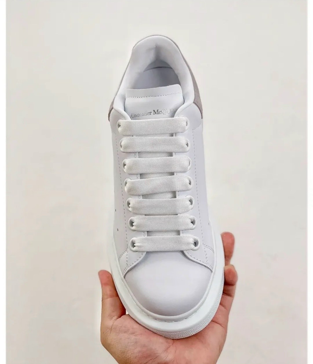 кеды alexander mcqueen,кроссовки александр маккуин женские,кроссовки alexander mcqueen,кроссовки alexander mcqueen белые,кроссовки женские alexander mcqueen