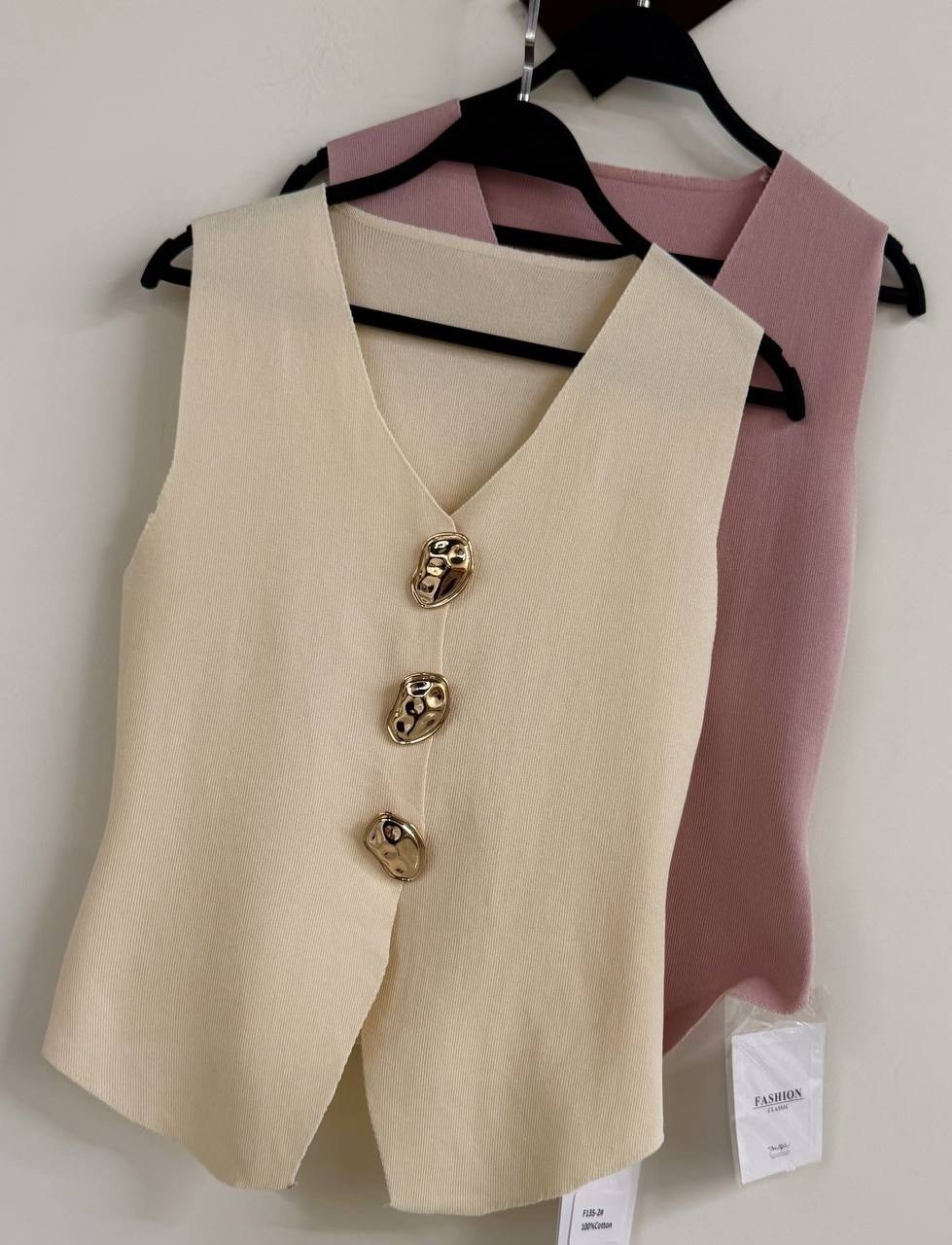 жилет на пуговицах,трикотажный жилет,жилет женский,жилет для женщин,жилет