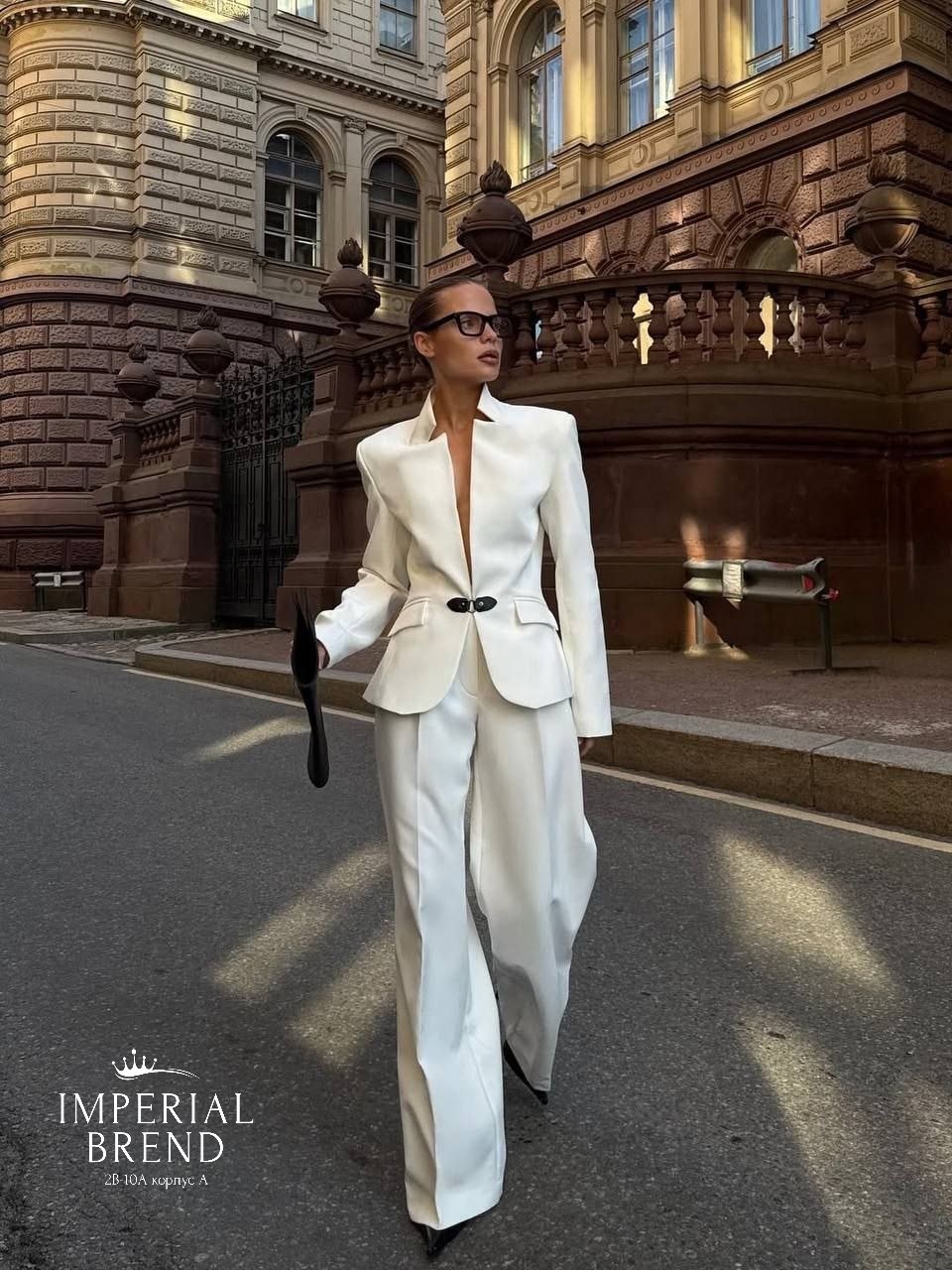 белый брючный костюм,белый брючный костюм женский,женские брючные костюмы,белые женские костюмы,женский костюм
