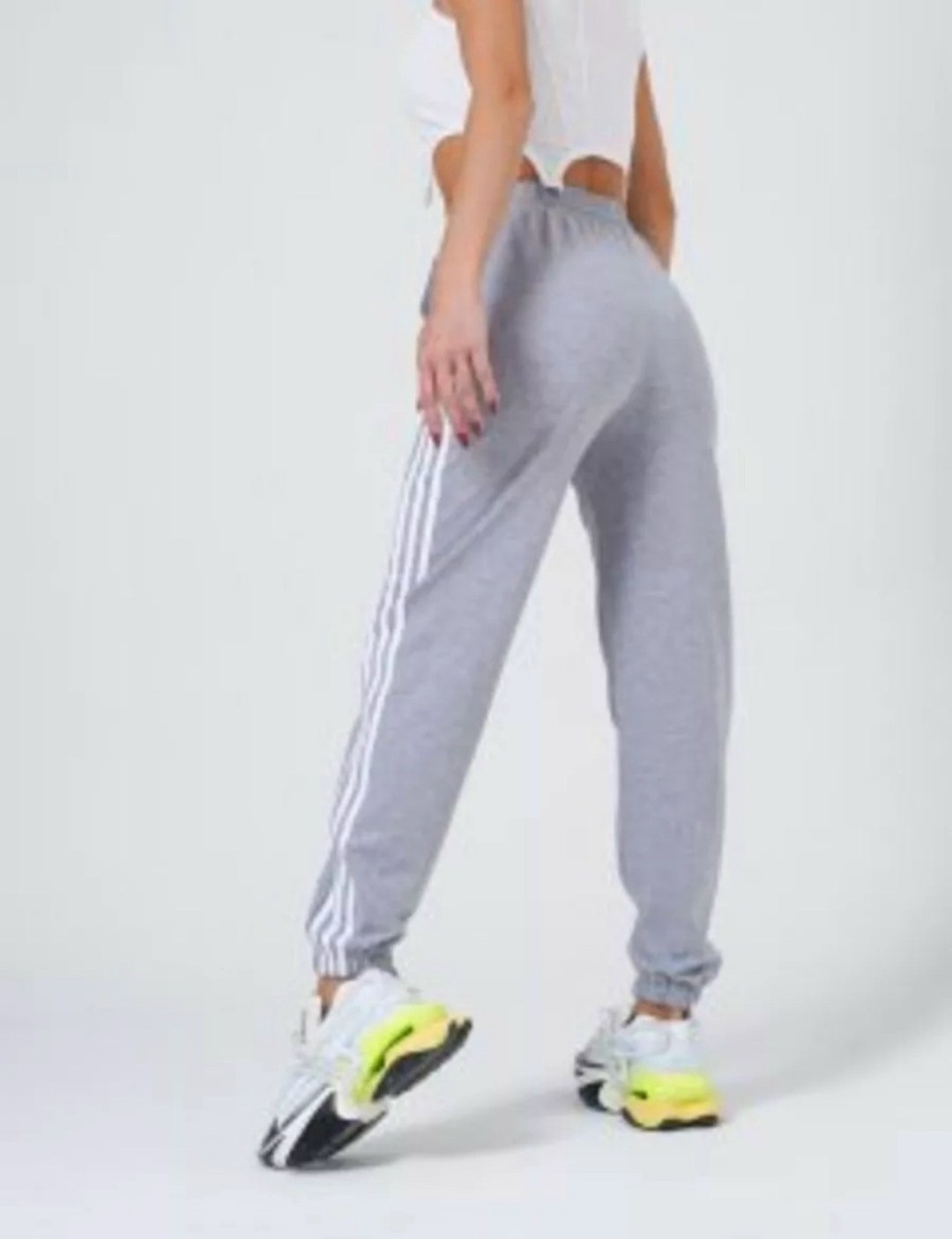 серые спортивные штаны женские,спортивные штаны широкие джоггеры rosilyfashion,брюки спортивные домашние джоггеры,cпортивные штаны женские,штаны спортивные свободные оверсайз джоггеры rosilyfashion цв