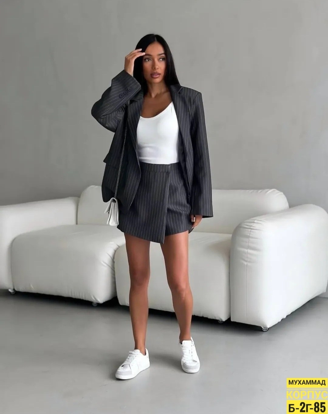 жакет удлинённый оверсайз серый в полоску,костюм женский,пиджак жакет оверсайз удлинённый в полоску,женский пиджак в полоску,пиджак женский оверсайз в полоску themiko
