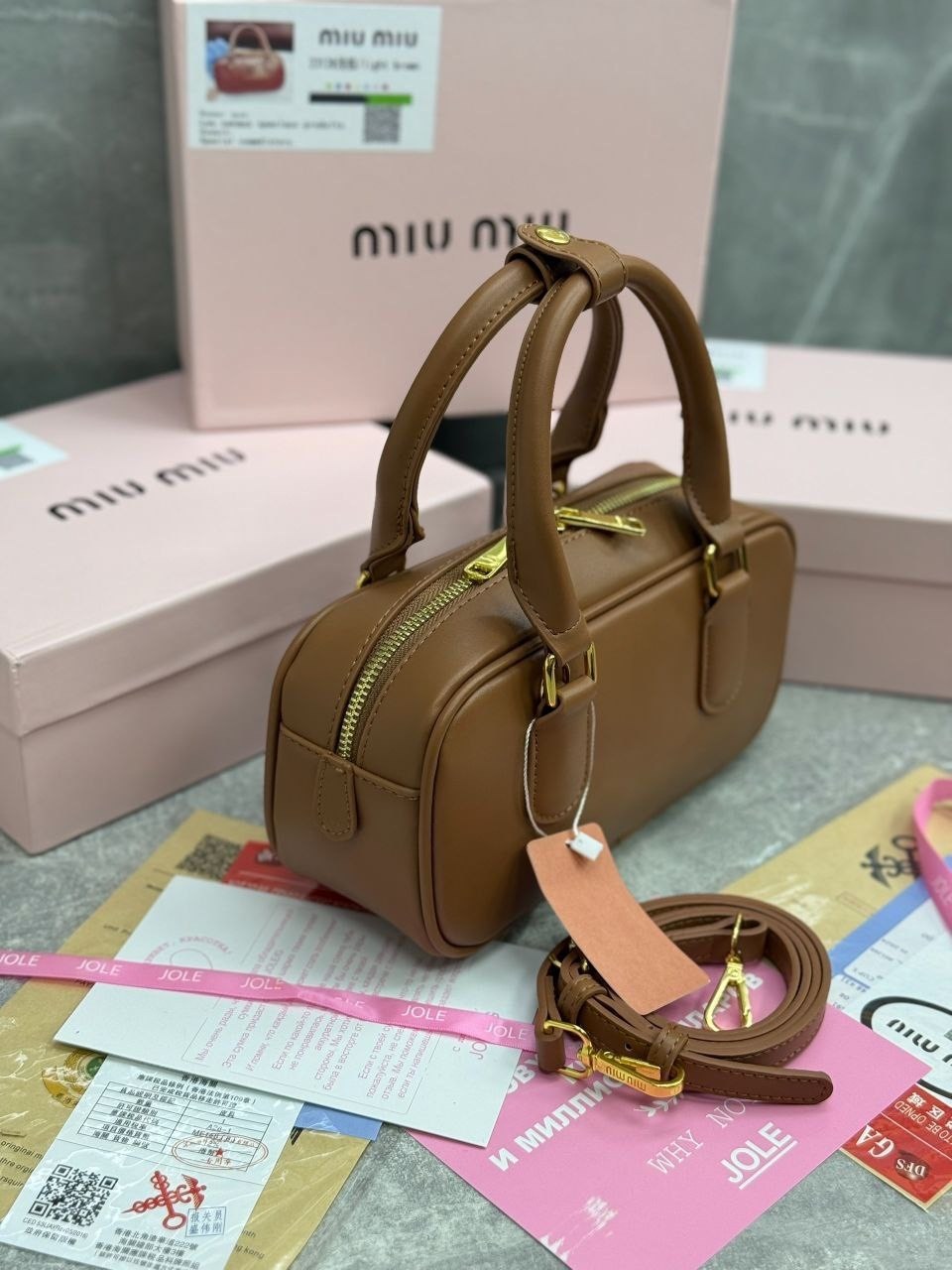 женская кожаная сумка miu miu arcadie mini коричневая,женская сумка miu miu,сумка miu miu на плечо,сумка miu miu,маленькая кожаная сумка miu miu